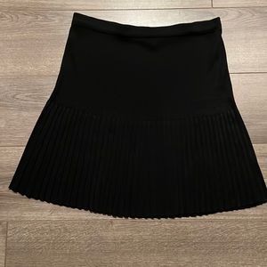 Exclusively Misook black mixed pleats skirt large 20” length